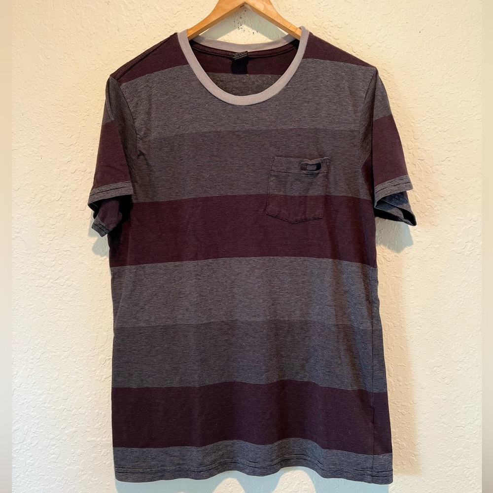 ❣️2/$25❣️ OAKLEY red / gray striped men’s T-shirt | MEDIUM